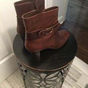 Anne Klein 8.5m mid Ankle boot